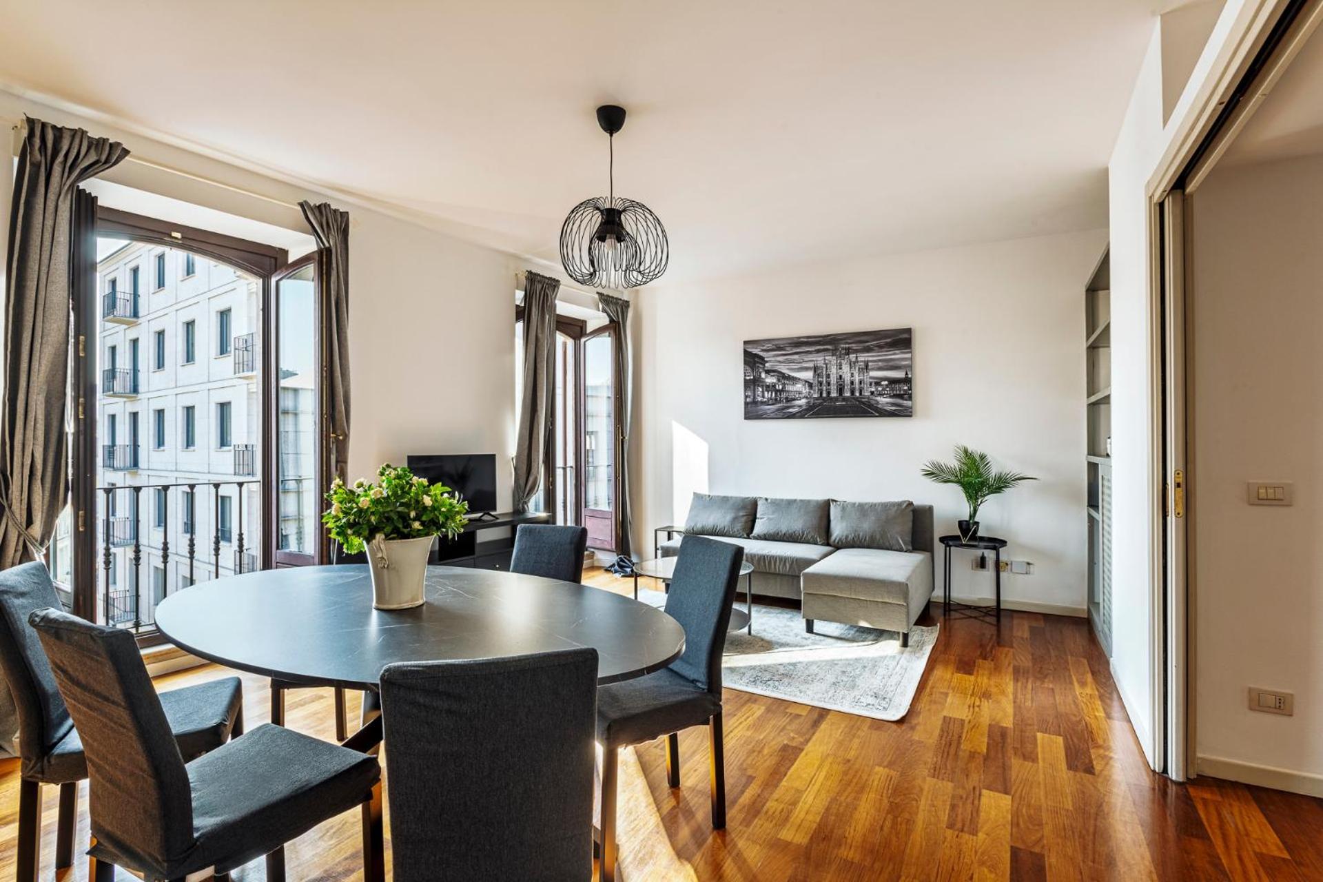 Elegant 2 Bedrooms Apartments Near Duomo Mediolan Zewnętrze zdjęcie