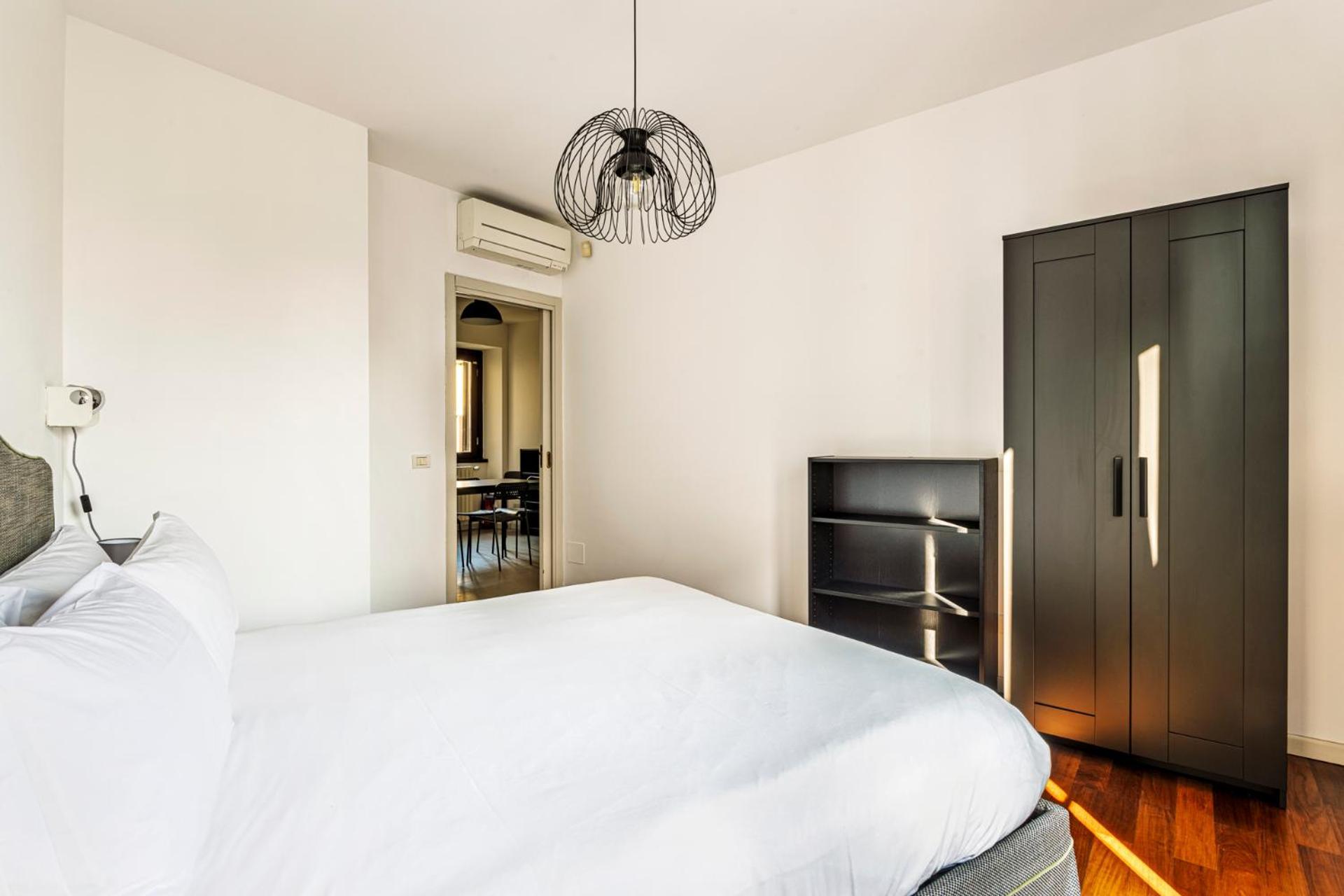 Elegant 2 Bedrooms Apartments Near Duomo Mediolan Zewnętrze zdjęcie