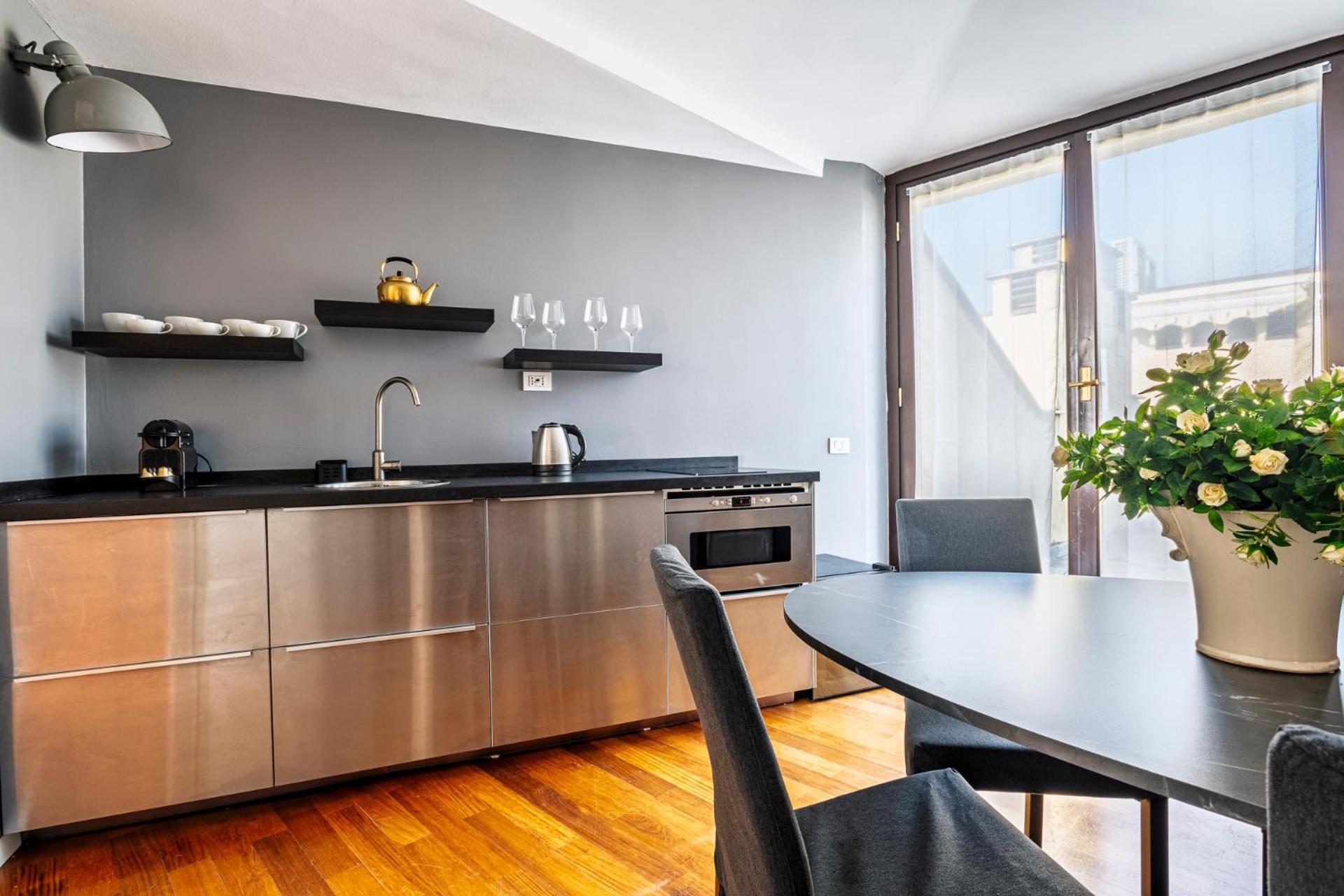 Elegant 2 Bedrooms Apartments Near Duomo Mediolan Zewnętrze zdjęcie