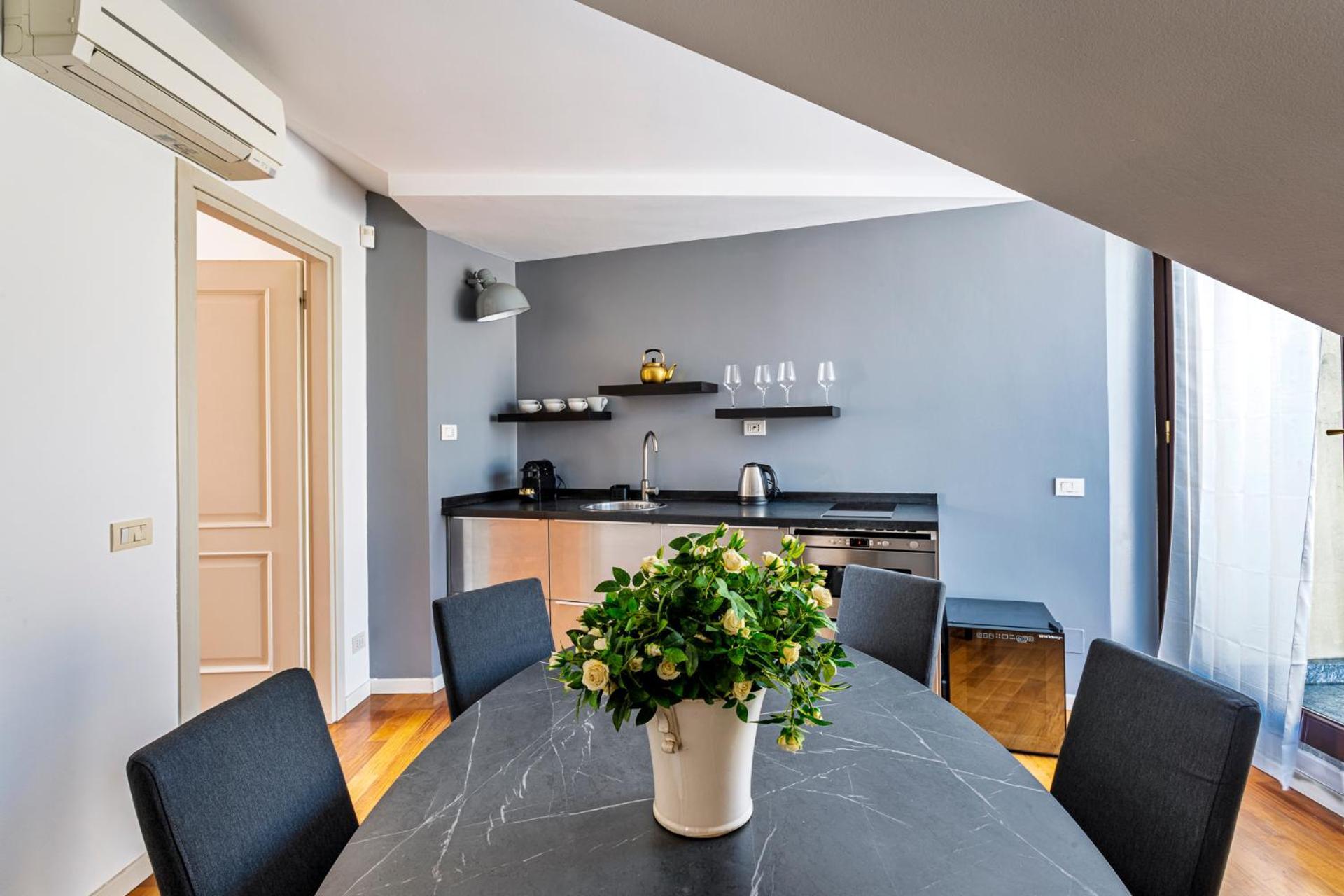 Elegant 2 Bedrooms Apartments Near Duomo Mediolan Zewnętrze zdjęcie